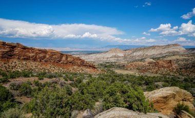 Colorado Ulusal Anıt Parkı şimdiye kadar gördüğüm en inanılmaz kaya oluşumlarına sahip..