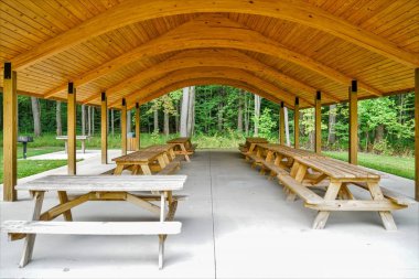 Hell 's Hollow Eyalet Parkı' nda nehre kadar 278 merdiven var. Bu da demek oluyor ki yukarı çıkmak için 278 merdiven var.!