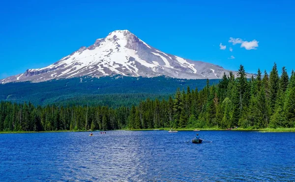 Trillium Lake at the base of Mount Hood in Oregon is a must-see if you\'re in the area.