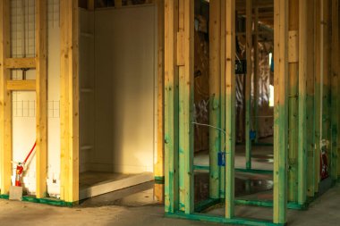 Batı-Orta Florida 'da yeni ev inşaatı temeller, blok, çerçeve, elektrik, tesisat, havalandırma ve kirişler.