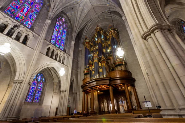 Durham, NC / Estados Unidos - 13 de octubre de 2019 - Paisaje del órgano en la Capilla de la Universidad de Duke — Foto de Stock