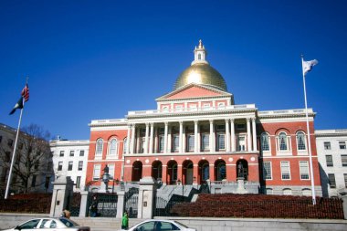 Boston, MA / ABD - 18 Şubat 2006: Tarihi Massachusetts Eyalet Sarayı manzarası. Boston 'un Beacon Hill mahallesinde..