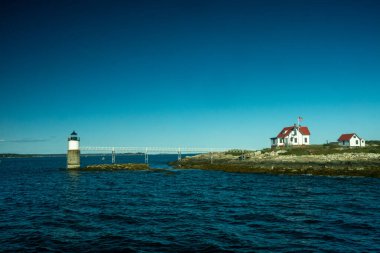 Boothbay Limanı, ME / United States - 19 Eylül 2020: Ram Adası Işığı manzarası. Ram Adası Işığı Ram Adası açıklarında bir deniz feneri.