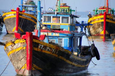 MUI Ne, Vietnam - 16 Şubat 2009: Renkli balıkçı tekneleri MUI Ne bay