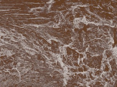 Karanlık bir nehirde köpüklü gelgit