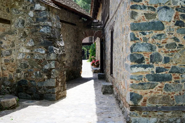 Kuzey Kıbrıs 'taki mimari manastırı.