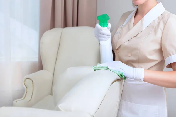 Cleaning Service Hotel Girl Cleaner Uniform Cleans Upholstered Furniture Unrecognizable — Stock Photo, Image