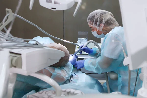 Lucrați Asistent Stomatolog Timpul Intervenției Chirurgicale Sub Anestezie Generală Copiați — Fotografie, imagine de stoc