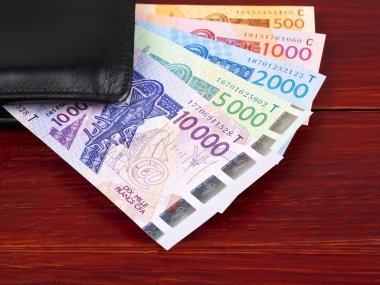 Batı Afrika Frangı, ters taraf, iş geçmişi. 