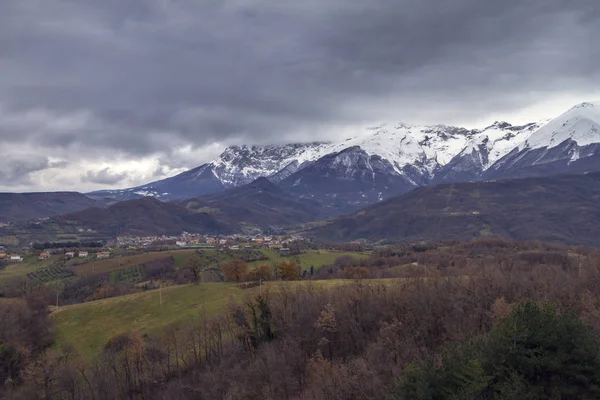 イタリアのアルプスの山々の風景 — ストック写真