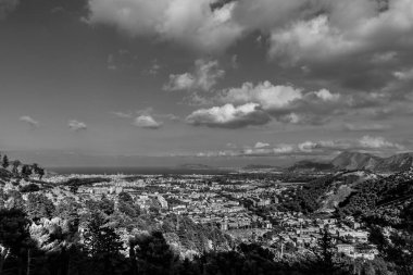 İtalya 'nın Sicilya kentindeki Segesta Tepesi.