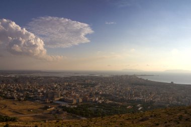 Gün batımında İtalya 'nın hava manzarası.