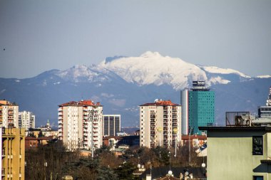 Evler ve kar dağlar panorama Bansko Bulgar Kayak merkezinde