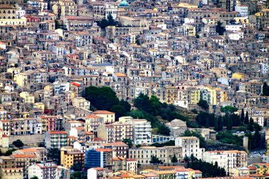 İtalya 'nın Sicilya kentindeki Segesta Tepesi.