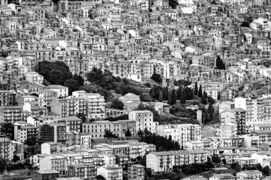 İtalya 'nın Sicilya kentindeki Segesta Tepesi.
