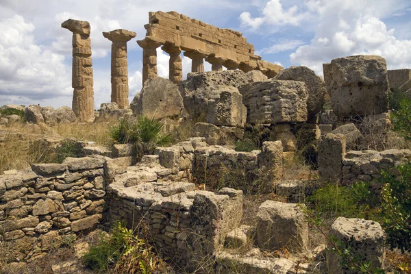 Antiguas Ruinas Del Templo Piedra Naturaleza Vista Desde Ciudad Segesta — Foto de Stock