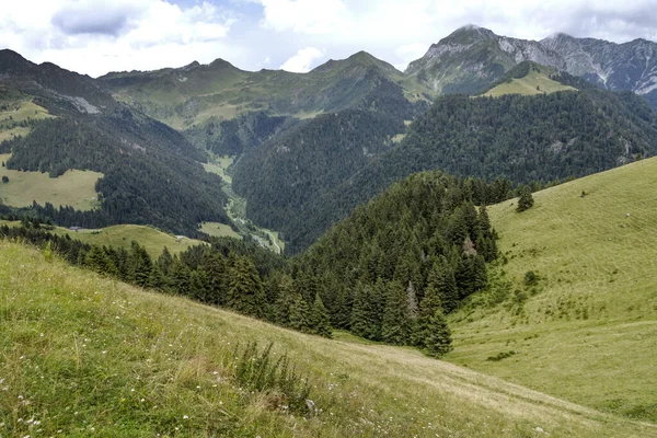 Krajobraz Alp Szwajcarskich Lecie — Zdjęcie stockowe