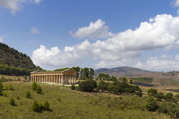 Ruínas Antigas Templo Pedra Natureza Vista Cidade Segesta Sicília Itália — Fotografia de Stock