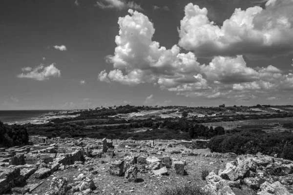 Antiche Rovine Tempio Pietra Natura Vista Dalla Città Collinare Segesta — Foto Stock