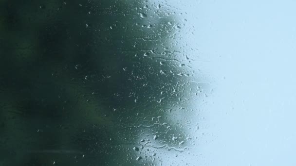 Eine Nahaufnahme Von Wasser Tropft Auf Das Fenster Regen Hintergrund — Stockvideo