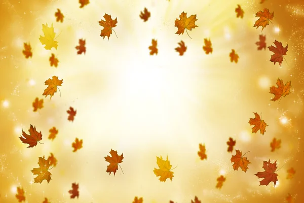 Herbst Hintergrund mit Sonnenstrahlen und fliegenden Blättern. — Stockfoto
