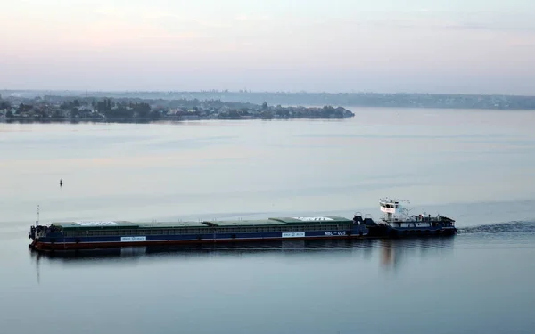 Ucrânia Nikolaev Yuzhny Bug River Barcaças Rebocadores — Fotografia de Stock