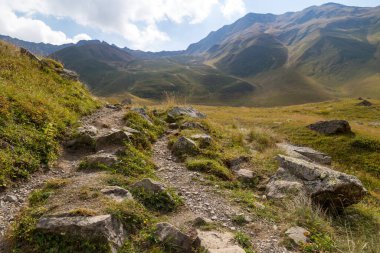 Gürcistan 'ın kuzeyinde Chaukhi geçidi.