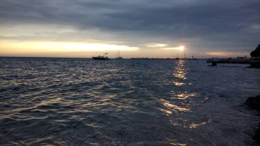 Hırvat Denizi üzerinde gün batımı 