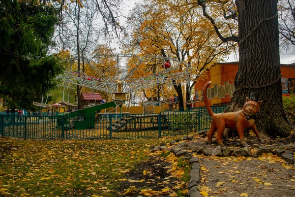 Ormanı, şehirleri, parkları dolaş..