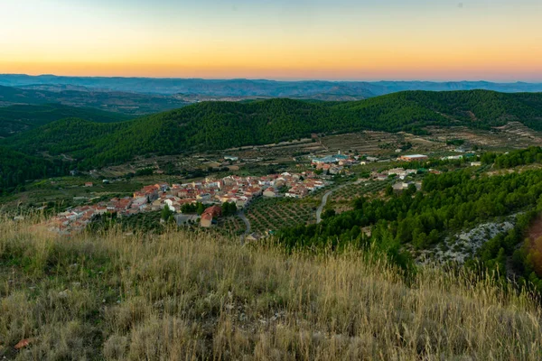 Benizar 800 metre yüksekliğinde bir köydür. İnanılmaz tipik bir mutfağı ve harika manzarası var. Murcia (İspanya), İspanya 'nın Moratalla ilçesine bağlı bir şehirdir.)