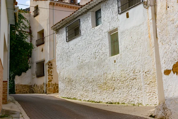 Benizar 800 metre yüksekliğinde bir köydür. İnanılmaz tipik bir mutfağı ve harika manzarası var. Murcia (İspanya), İspanya 'nın Moratalla ilçesine bağlı bir şehirdir.)