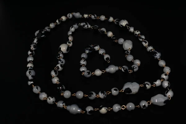 Kendini beğenmiş kadınlar için kolyeler