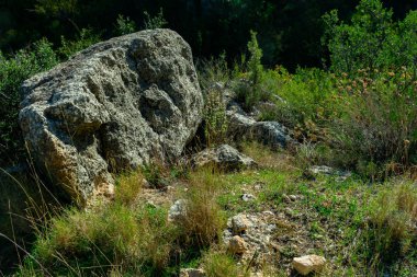Benizar köyü, Moratalla 'daki kayalar (İspanya)