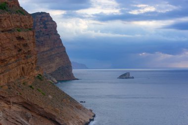 Alicante 'deki Benidorm Kayalıkları (İspanya)