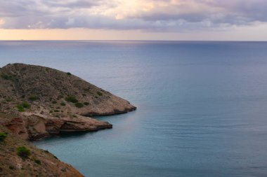 Alicante 'deki Benidorm uçurumları (İspanya)