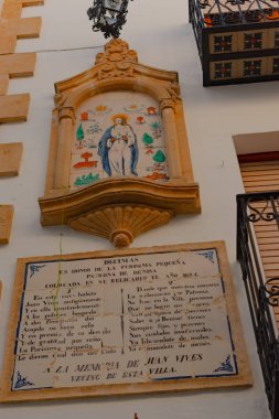 Benissa eski kasaba, kültürel ilgi çeken bir sahil kasabası.