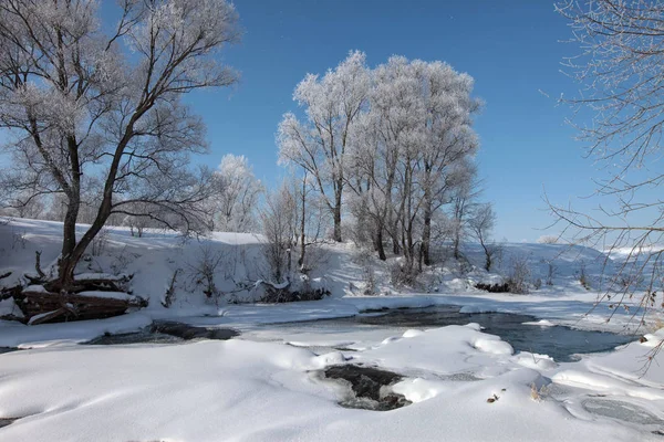 Landschap Vroege Lente Rivier Het Smelten Van Ijs Een Zonnige — Stockfoto