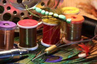 Örme için farklı aksesuarlar closeup kümesi için balıkçılık sinek uçar