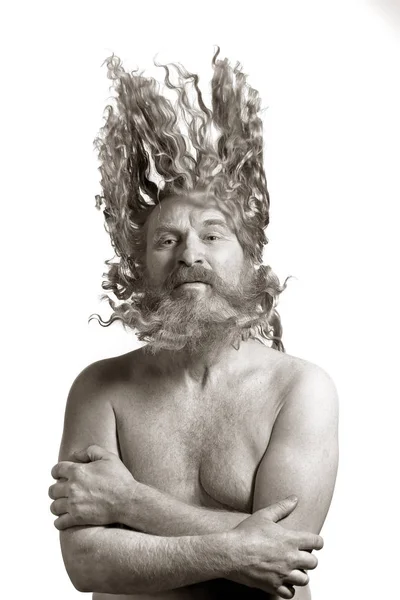 Vértes Portré Egy Felnőtt Vörös Hajú Férfi Hosszú Hullámos Haja — Stock Fotó