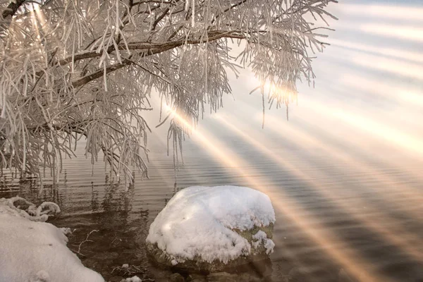 Kama河上阳光明媚的冬日 — 图库照片