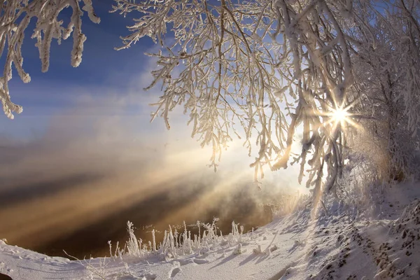 Zonnige Winterdag Aan Rivier Kama — Stockfoto