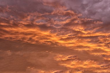 Çok güzel bulutlar ve bir ışık ışını