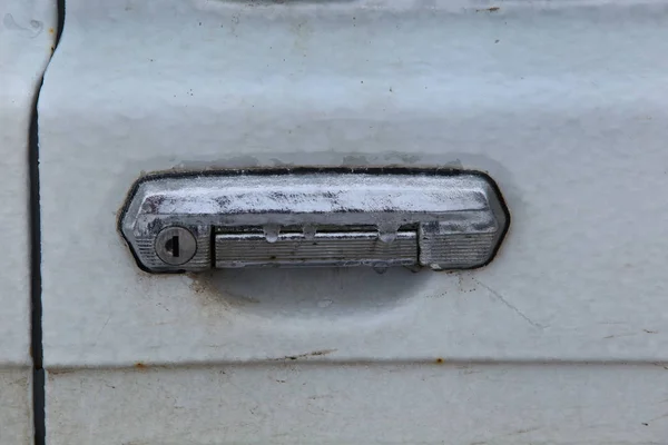 Closeup Θραύσμα Του Πάγου Καλύπτονται Αυτοκινήτου Πρωί Παγωμένο Ήλιο — Φωτογραφία Αρχείου