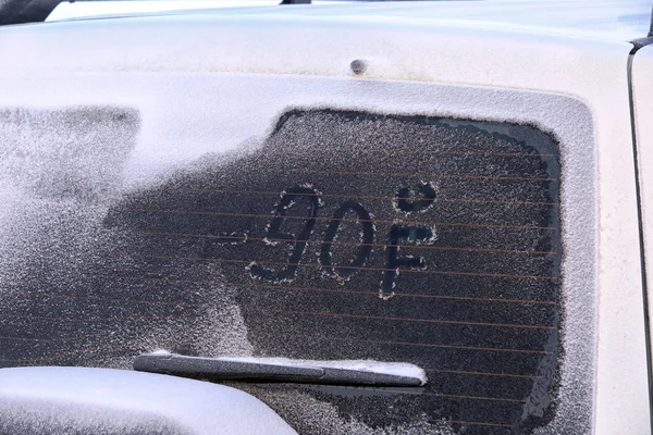 자동차의 얼음에 — 스톡 사진