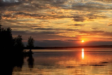 yaz manzara güzel günbatımı sakin Nehri