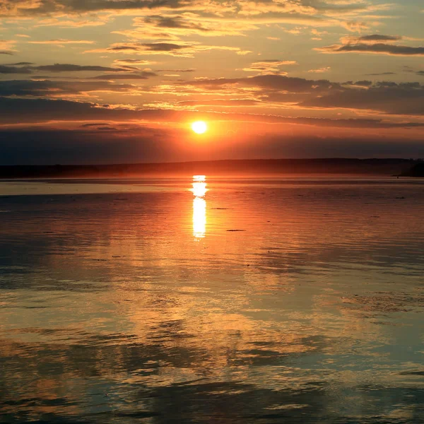 Yaz Manzara Güzel Günbatımı Sakin Nehri — Stok fotoğraf