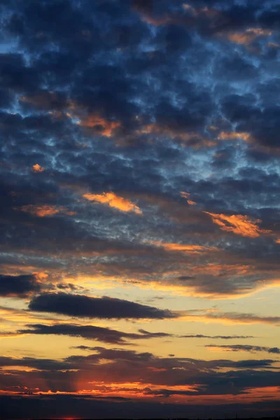 Sommerlandschaft Schöner Sonnenuntergang Über Dem Ruhigen Fluss — Stockfoto
