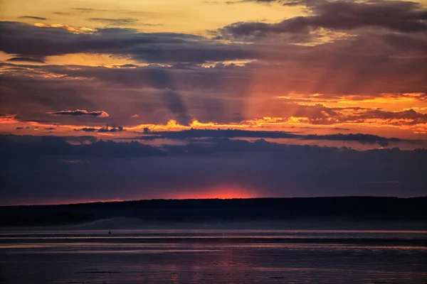 Paisaje Verano Hermoso Atardecer Sobre Río Tranquilo — Foto de Stock