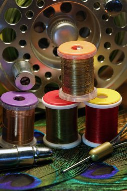 Örme için farklı aksesuarlar closeup kümesi için balıkçılık sinek uçar