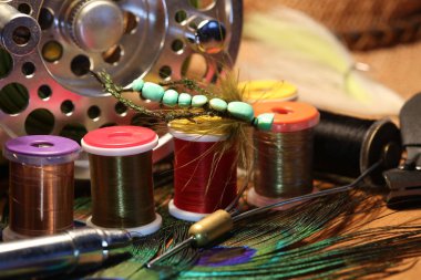 Örme için farklı aksesuarlar closeup kümesi için balıkçılık sinek uçar